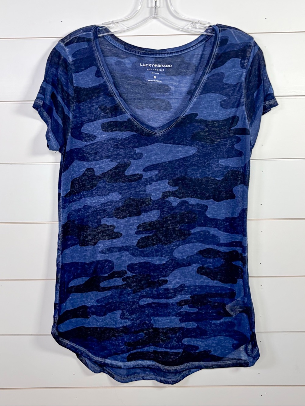 Lucky Brand Women's Dark Blue Camo Burnout V-Neck Tee, EUC, Size Medium - Picture 5 of 11